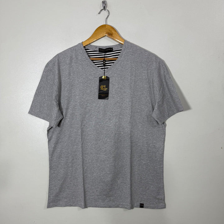 TAILORED RECREATION V NECK COTTON TSHIRT BRAND NEW