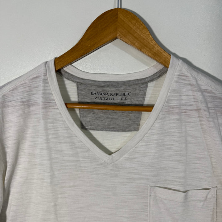 BANANA REPUBLIC V NECK COTTON TSHIRT
