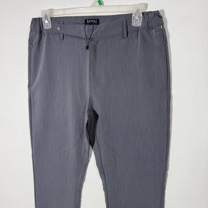 BOOHOOMAN PERFORMANCE TROUSER PANT WITH STRETCH SIDE ZIP POCKETS GREY COLOUR