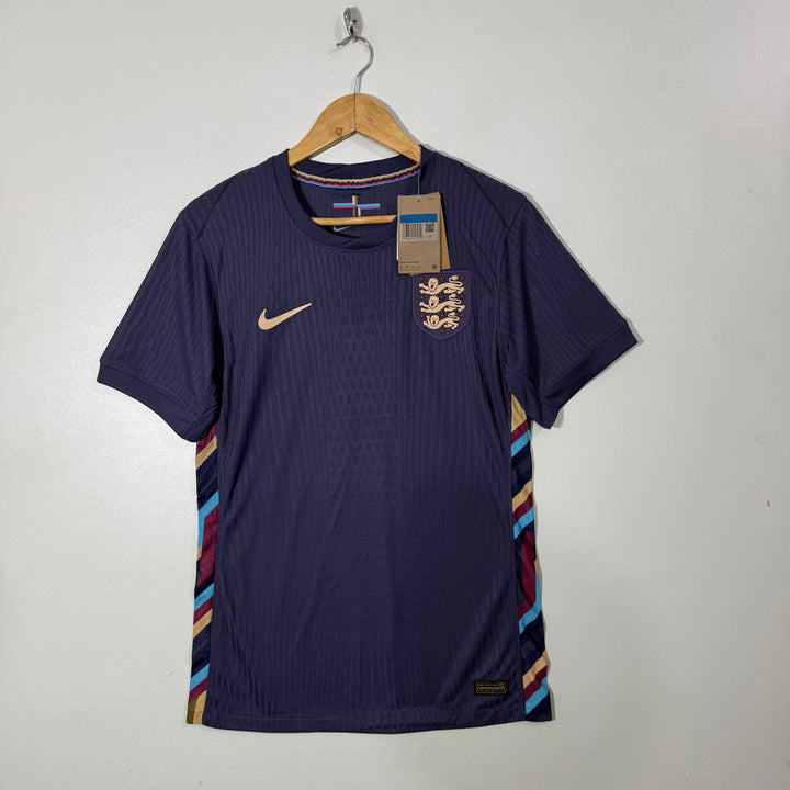 NIKE DRI FIT SPORT TSHIRT BRAND NEW