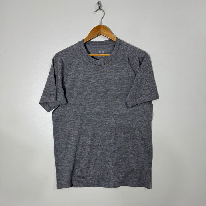 UNIQLO SPORT TSHIRT GREY COLOUR
