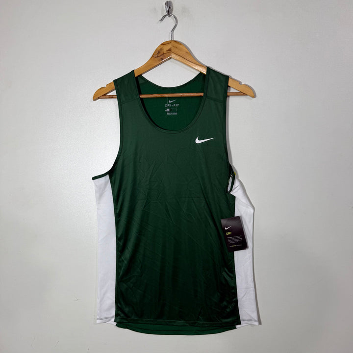 NIKE RUNNING SPORT SLEEVES LESS BRAND NEW