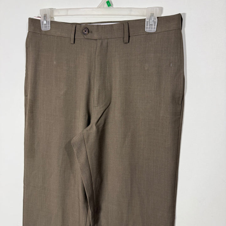 HAGGAR CLASSIC FIT TRAVEL PERFORMANCE PANT WITH STRETCH
