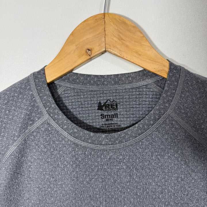 REI COOP SPORT TSHIRT GREY COLOUR