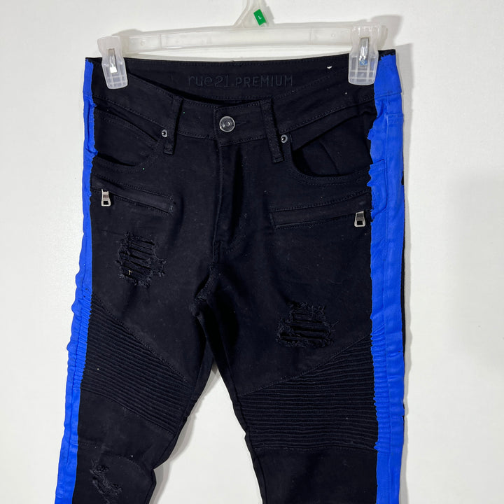 RUE 21 SKINNY FIT RIPPED JEANS WITH STRETCH