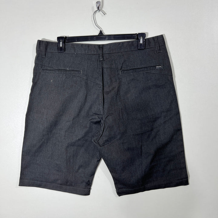 VOLCOM COTTON SHORT BRAND NEW WITH STRETCH