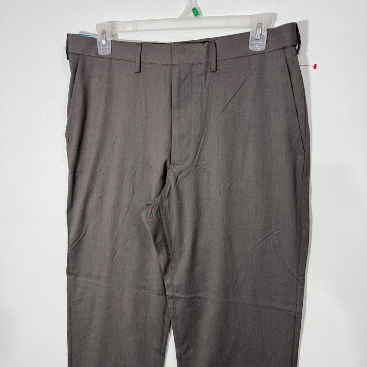 HAGGAR CLASSIC  FIT PREMIUM STRETCH DRESS PANT BRAND NEW WITH STRETCH