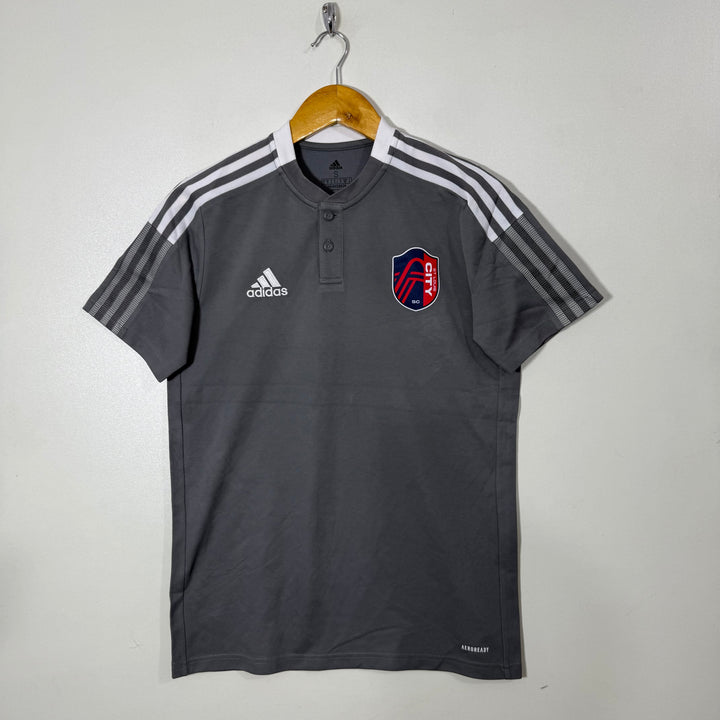 ADIDAS AEROREADY SPORT TSHIRT