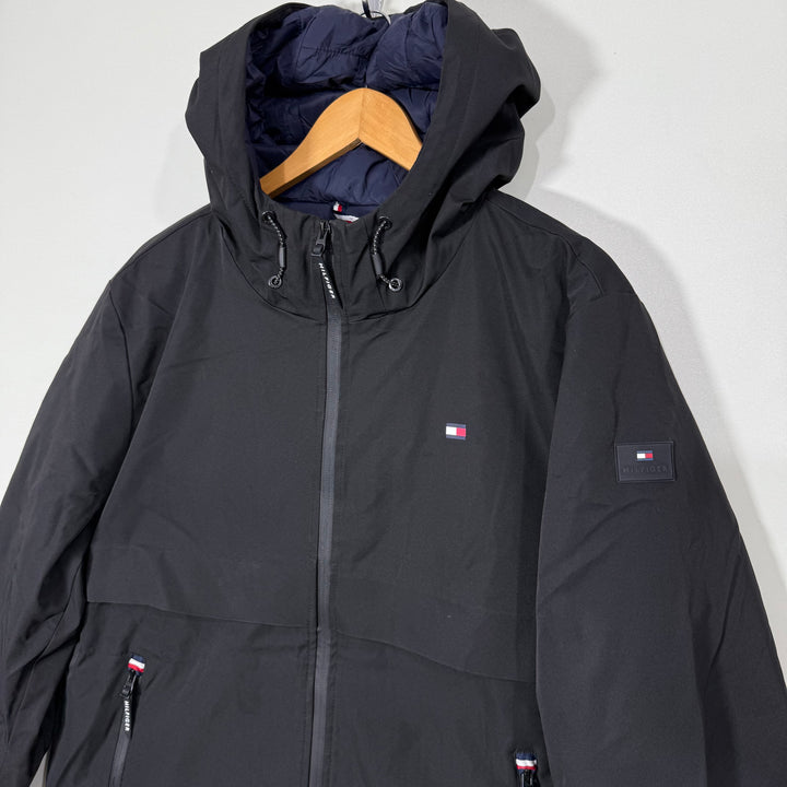 TOMMY HILFIGER WATER RESISTANT WIND RESISTANT SOFT SHELL WINDBREAKER JACKET WITH STRETCH BLACK COLOUR