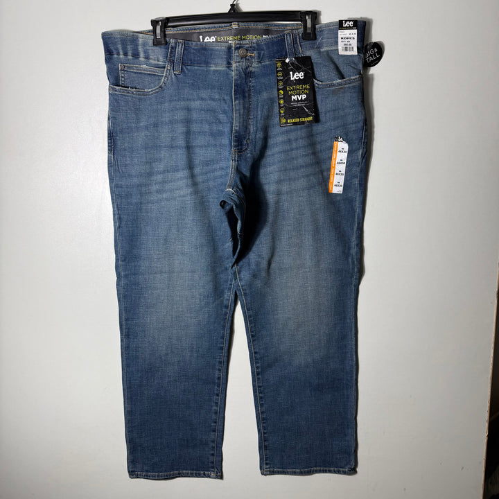 LEE RELAXED STRAIGHT FIT EXTREME MOTION MVP DENIM PANT BRAND NEW WITH STRETCH