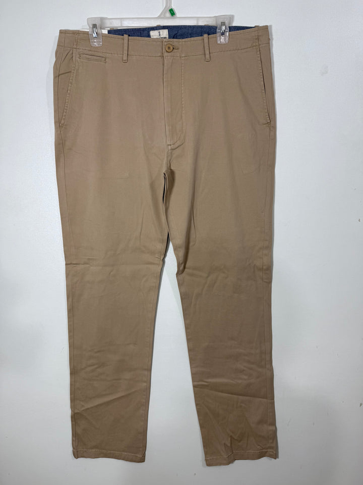 MUTUAL WEAVE RELAXED  STRAIGHT FIT COTTON CHINO PANT BRAND NEW WITH STRETCH