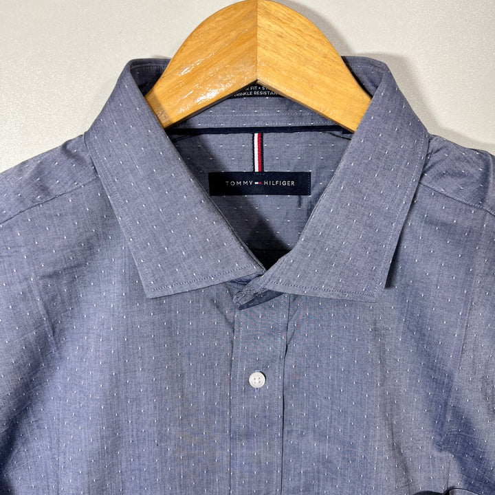 TOMMY HILFIGER REGULAR FIT WRINKLE RESISTANT SEMI FORMAL SHIRT WITH STRETCH