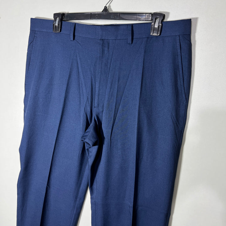 HAGGAR TAILORED FIT TRAVEL PERFORMANCE DRESS PANT WITH STRETCH