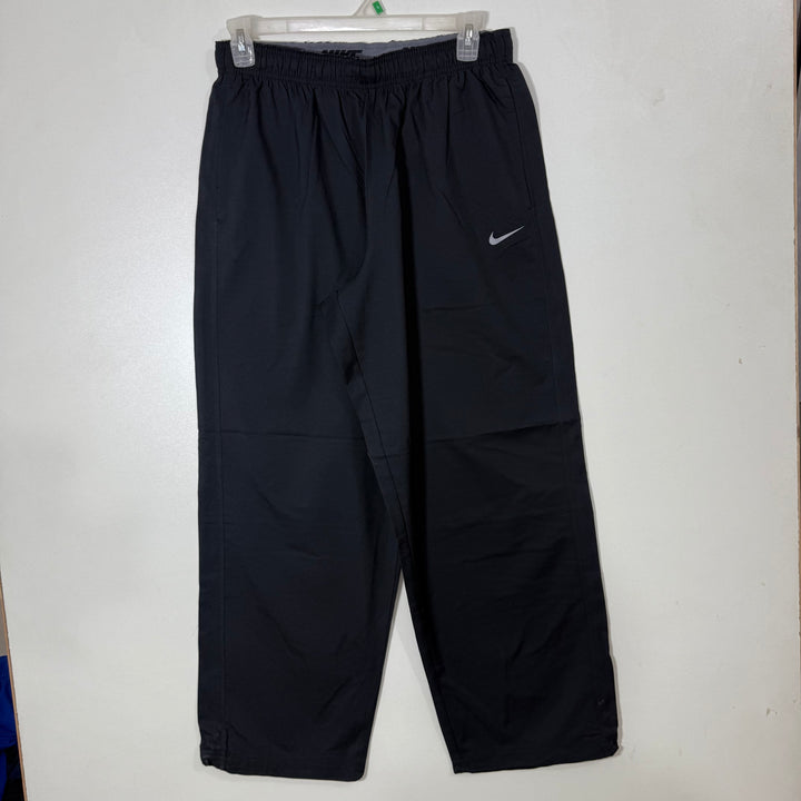 NIKE LOOSE FIT PARACHUTE TROUSER BLACK COLOUR