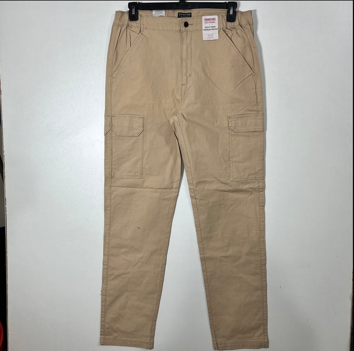 LEVIS SIGNATURE STRAIGHT FIT CARGO PANT BRA NEW WITH STRETCH