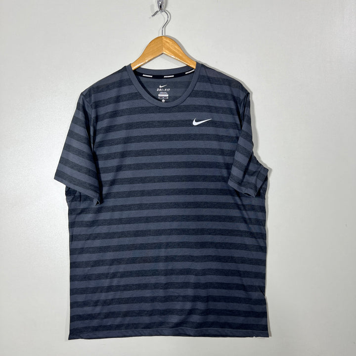 NIKE DRI FIT RUNNING SPORT TSHIRT