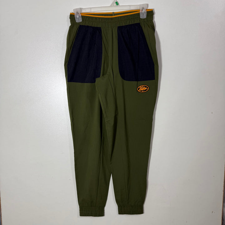 NIKE DRI FIT HYBRID TROUSER GREEN COLOUR