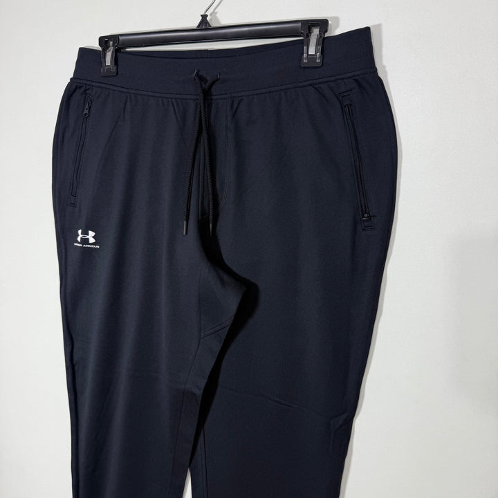 UNDER ARMOUR SPORT TROUSER INNER FLEECE WITH SIDE ZIP POCKETS BLACK COLOUR
