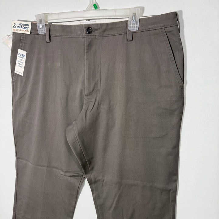 DOCKERS CLASSIC FIT EASY KHAKI STRETCH FOR COMFORT PERFORMANCE ALL MOTION COMFORT WAISTBAND NO WRINKLE COTTON CHINO PANT BRAND NEW WITH STRETCH