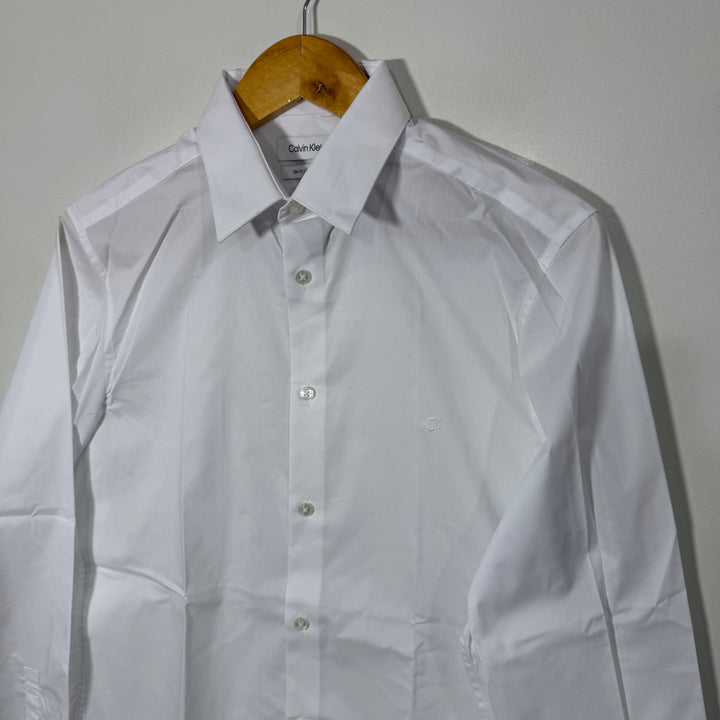 CALVIN KLEIN SLIM FIT FORMAL SHIRT BRAND NEW WITH STRETCH WHITE COLOUR