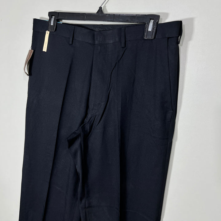 HAGGAR STRAIGHT FIT PLAIN FRONT DRESS PANT BRAND NEW WITH STRETCH