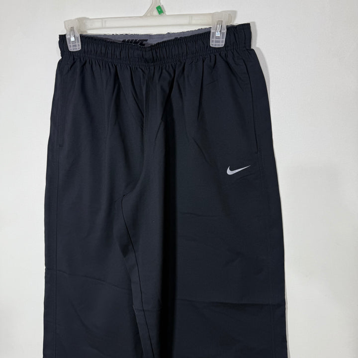 NIKE LOOSE FIT PARACHUTE TROUSER BLACK COLOUR