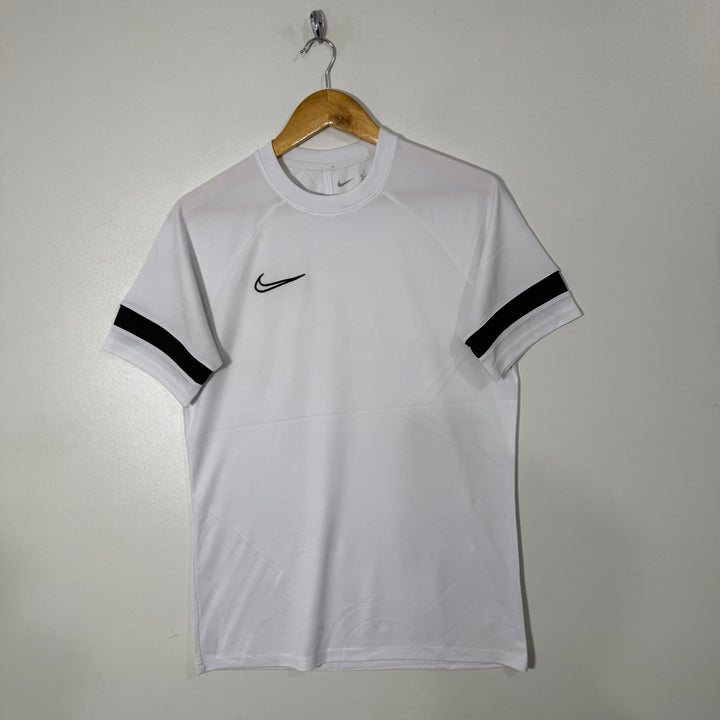 NIKE DRI FIT SPORT TSHIRT