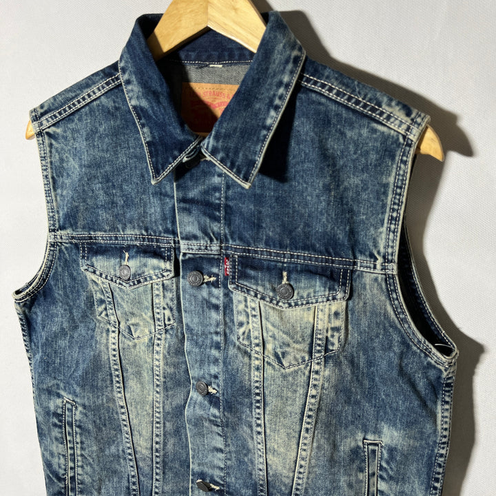 LEVIS SLEEVES LESS DENIM JACKET