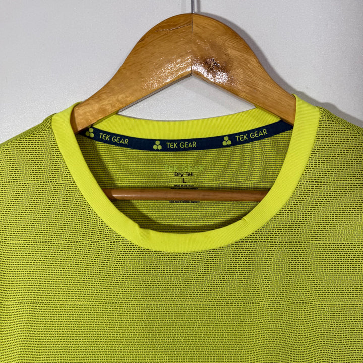 TEK GEAR SPORT TSHIRT BRAND NEW