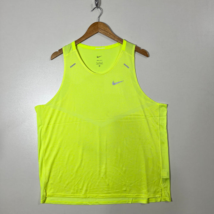 NIKE DRI FIT SPORT SLEEVES LESS