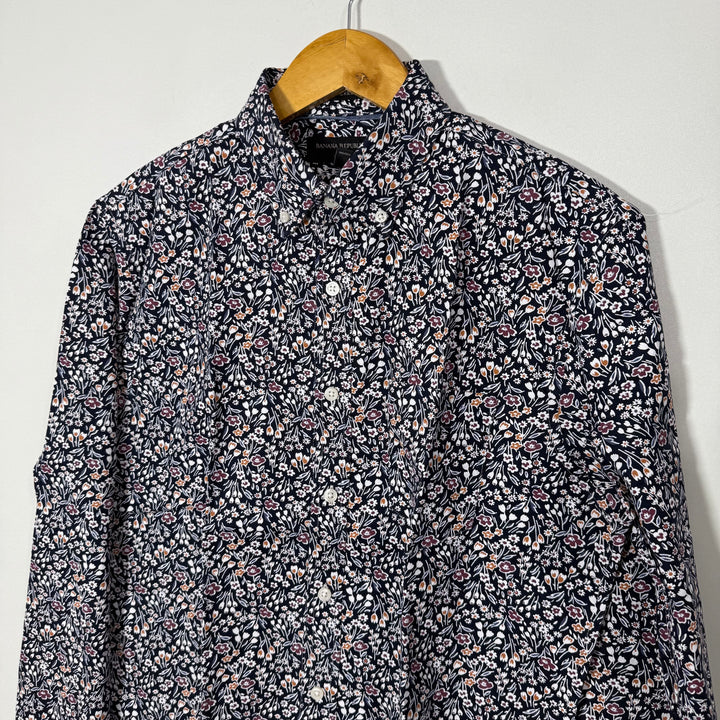 BANANA REPUBLIC UNTUCKED FIT