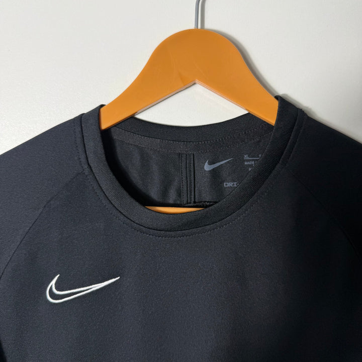 NIKE DRI FIT SPORT TSHIRT BLACK COLOUR