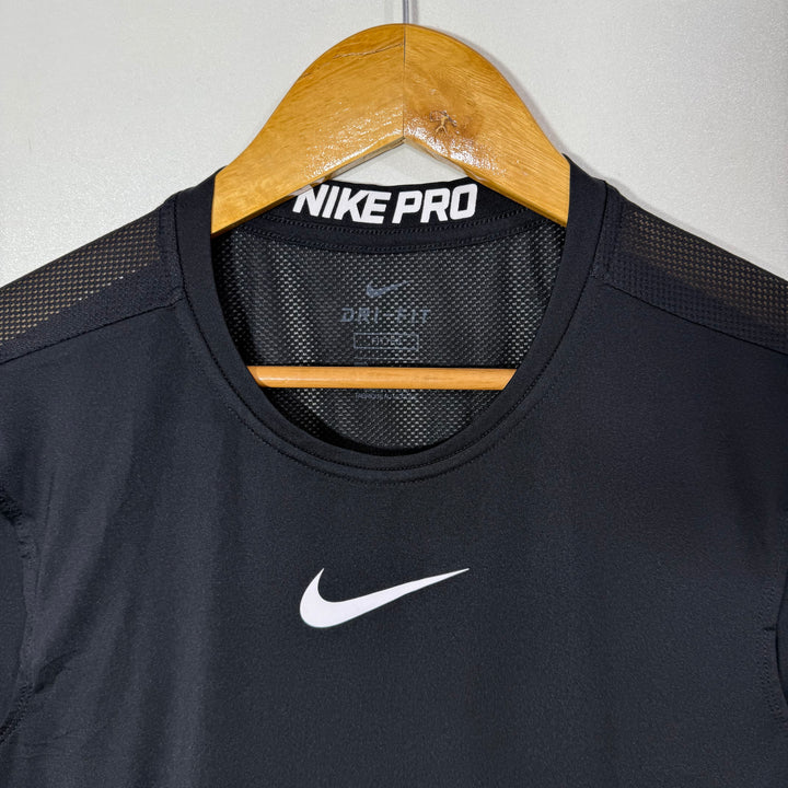 NIKE DRI FIT FITTED SPORT SLEEVES LESS BLACK COLOUR
