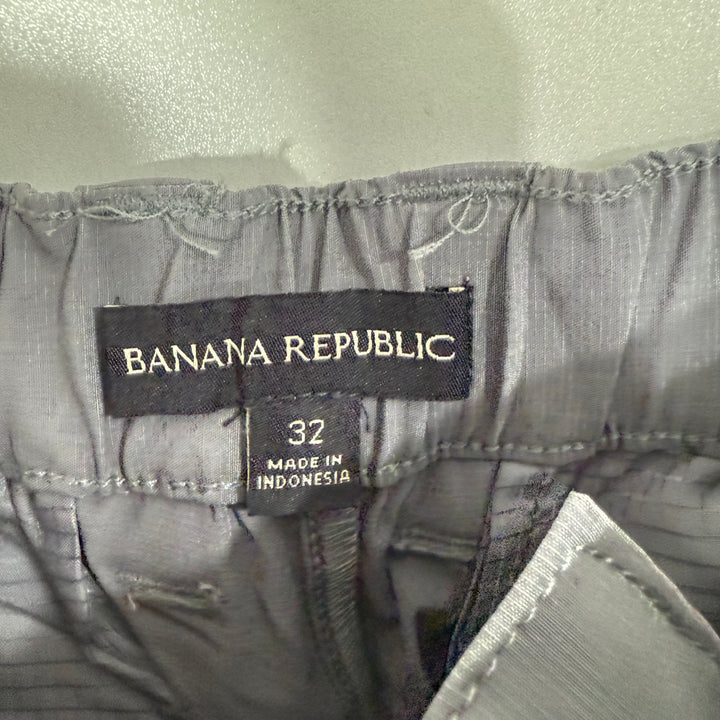 BANANA REPUBLIC COMFORT FLAT FRONT HYBRID SHORT BRAND NEW WITH STRETCH