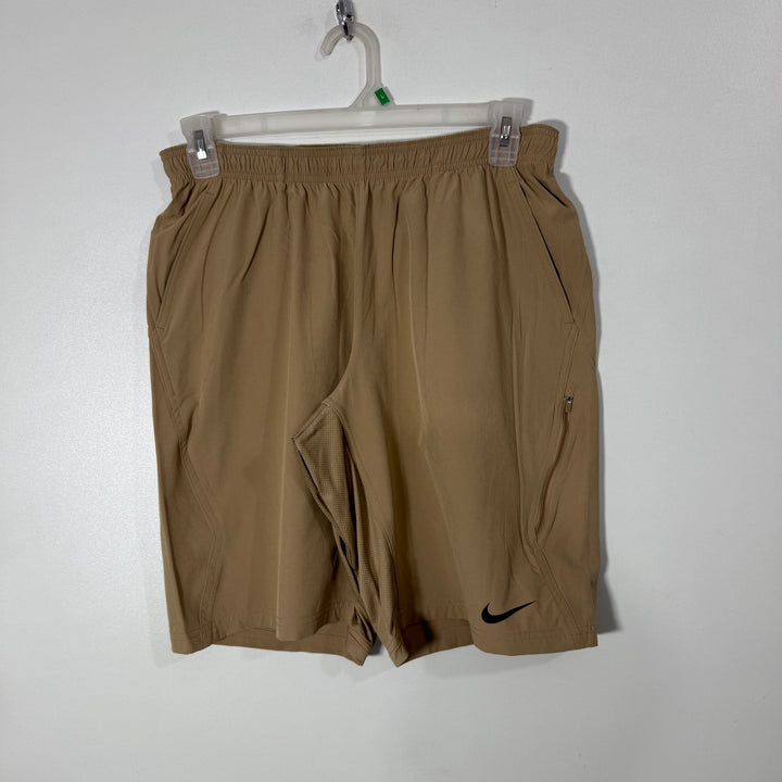 NIKE STANDARD FIT HYBRID PARACHUTE SPORT SHORT BRAND NEW