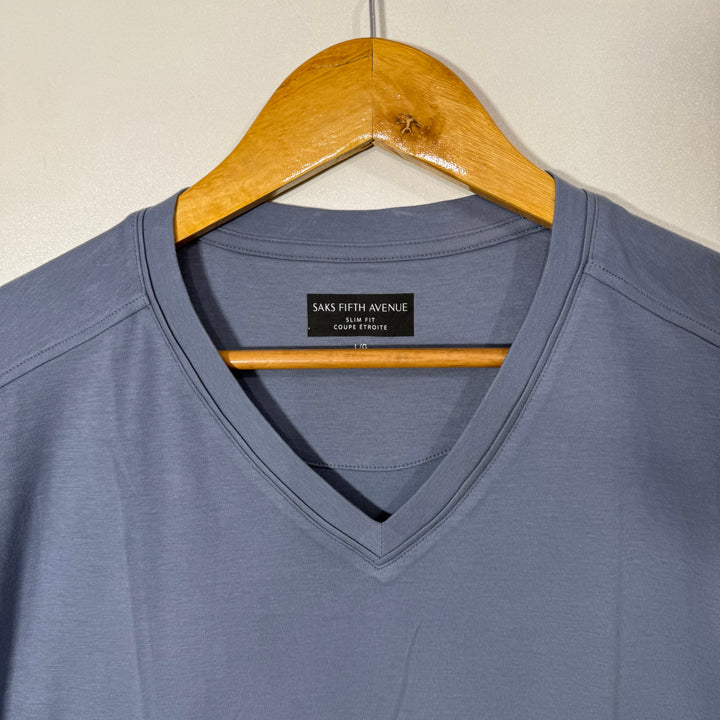 SAKS FIFTH AVENUE V NECK ICE COTTON TSHIRT BRAND NEW