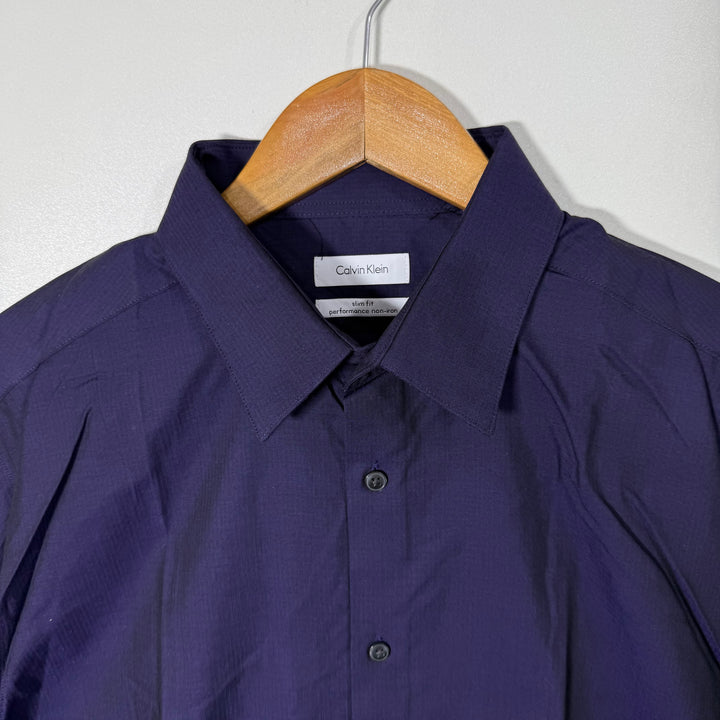 CALVIN KLEIN SLIM FIT NON IRON PERFORMANCE FORMAL SHIRT