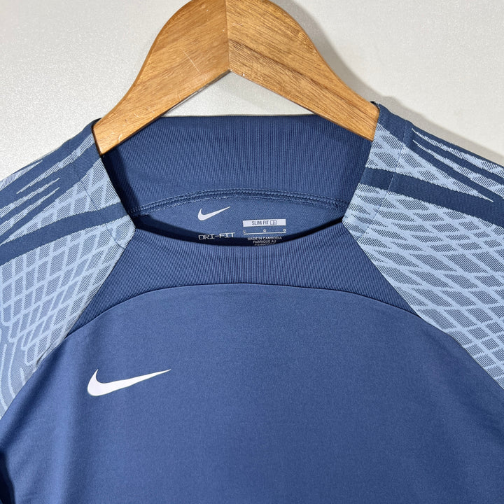 NIKE DRI FIT SPORT TSHIRT