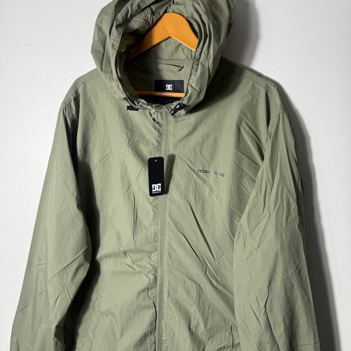 DCSHOECO WINDBREAKER LIGHT WEIGHT PARACHUTE JACKET BRAND NEW WITH HOOD