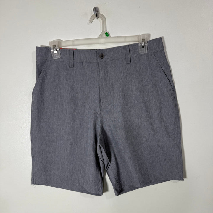 32 PERFORMANCE GOLF SHORT BRAND NEW WITH STRETCH GREY COLOUR