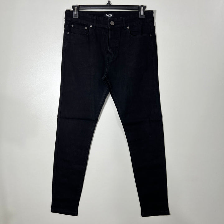 BOOHOOMAN BLACK COLOUR SKINNY FIT DENIM PANT WITH STRETCH