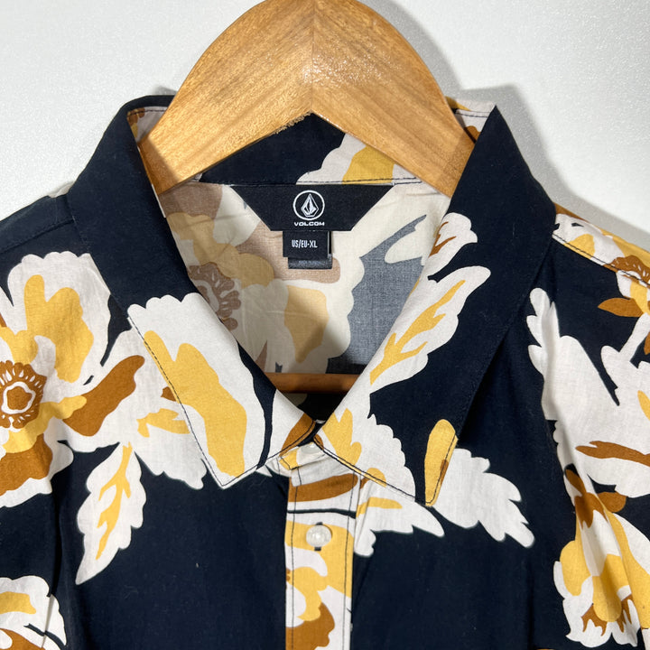 VOLCOM HALF SLEEVES SHIRT