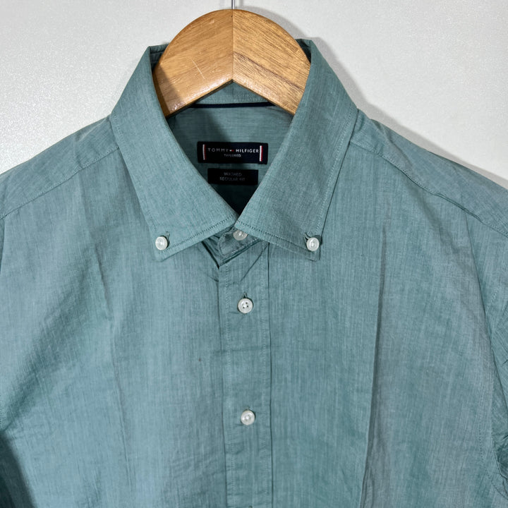 TOMMY HILFIGER BUTTON DOWN SHIRT