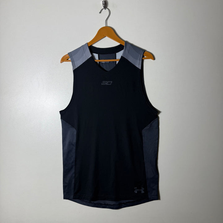 UNDER ARMOUR FITTED V NECK SPORT SLEEVES LESS