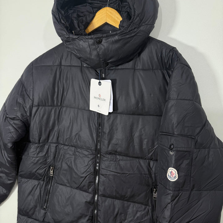 MONCLER GOOSE DOWN PUFFER JACKET BRAND NEW WITH DETACHABLE HOOD BLACK COLOUR