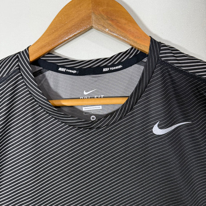 NIKE RUNNING SPORT TSHIRT