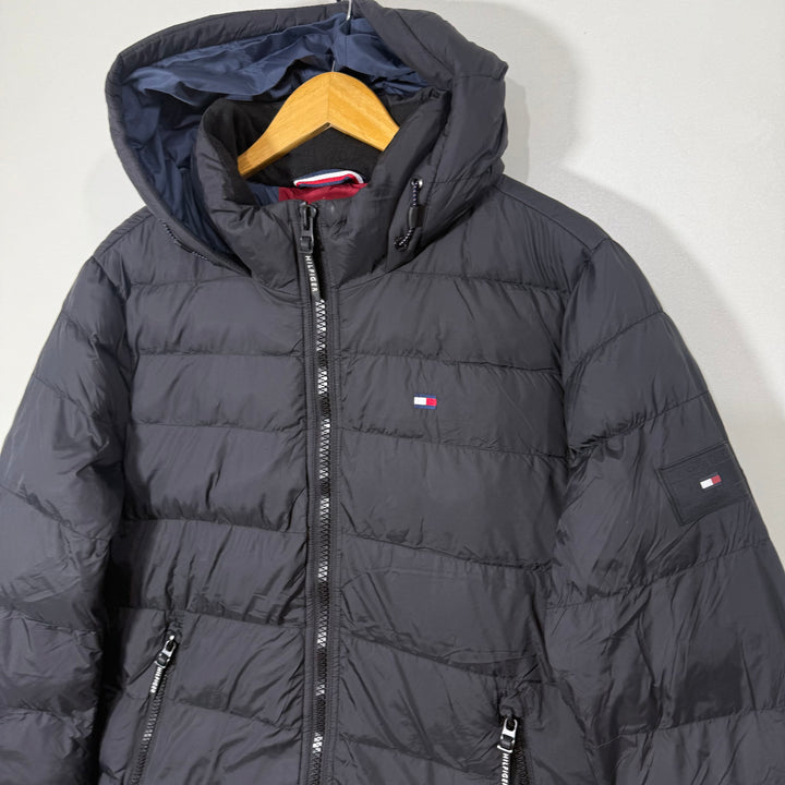 TOMMY HILFIGER WARM LIKE DOWN WATER RESISTANT WIND RESISTANT PUFFER JACKET WITH HOOD BLACK COLOUR