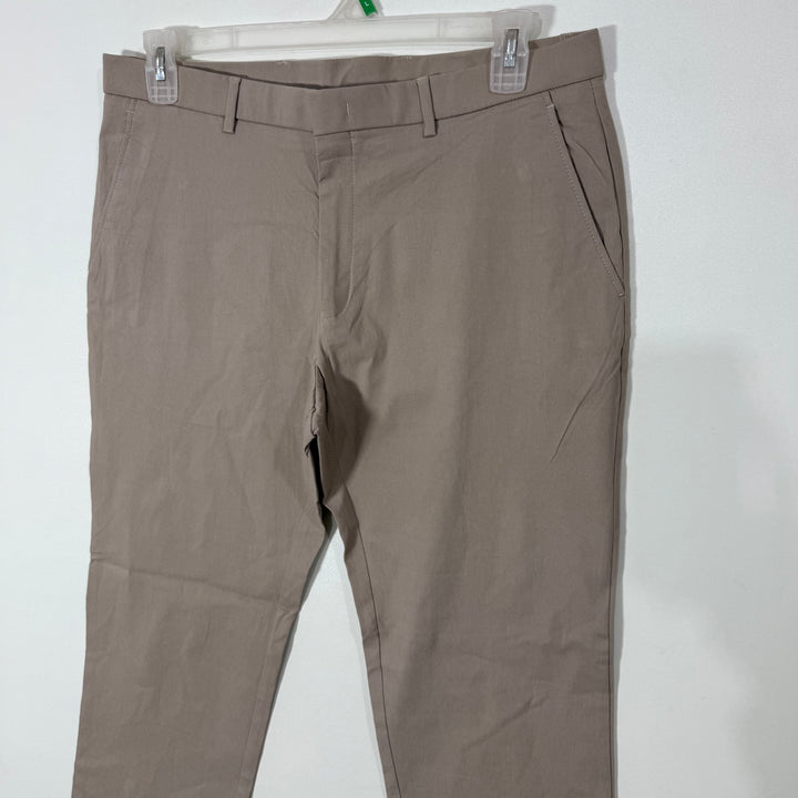 TOMMY HILFIGER THFLEX STRETCH FABRIC SUPER STRETCH WAISTBAND MACHINE WASHABLE WRINKLE RESISTANT PERFORMANCE DRESS PANT BRAND NEW WITH STRETCH