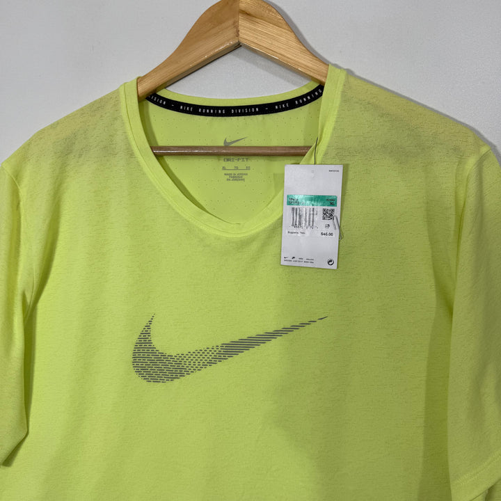 NIKE DRI FIT ULTRA LIGHT WEIGHT RUNNING SPORT TSHIRT BRAND NEW