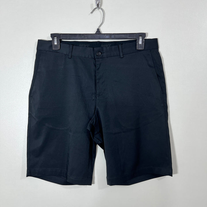 NIKE STANDARD FIT GOLF SHORT